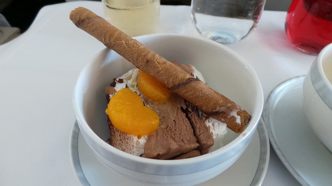 Singapore Airlines Business Class dessert Ice Cream